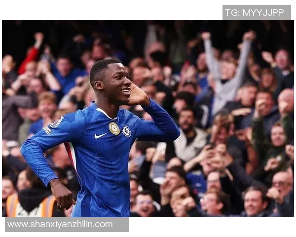 揭秘哪个足球明星身上纹有神秘圆圈图案引发球迷热议